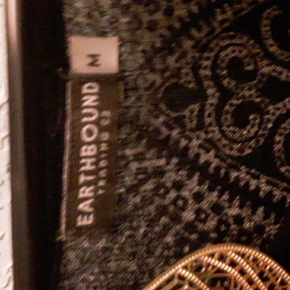 Boho Bundle😀🌸🌼 Earthbound M womens boho poncho/top with earrings and necklace - Picture 7 of 7